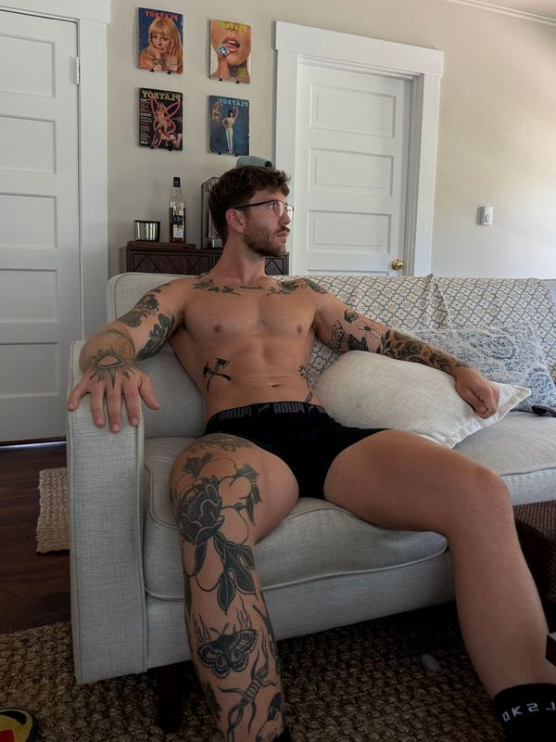 thehotloverx's tweet photo. Heard you love thighs https://t.co/RJHsqnW1Ik