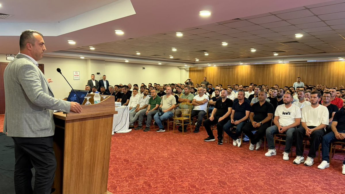 TmsKdzEregliSb's tweet photo. Türk Metal Sendikası Kdz. Ereğli Şubemizin Genişletilmiş Lokal Temsilciler Toplantısı, Şube Başkanımızın başkanlığında, Şube Yönetim Kurulumuzun ve lokal temsilcilerimizin katılımıyla gerçekleştirildi. https://t.co/sk8pb4RVBG