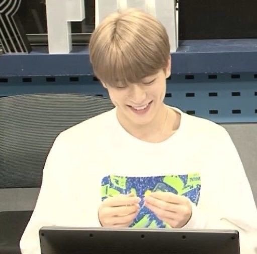 lvatinJ0's tweet photo. 이 날 엔나나 재현이는 뭘까
보기만 해도 함께 웃게 됨 https://t.co/pKDG6uZHdL