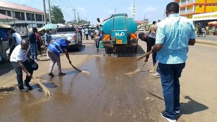 Kibet_bull's tweet photo. How powerful is Edwin Sifuna? Western really love their son. Sisi ndio nani ndio tusimpe kura?

Nabii anapendwa nyumbani. https://t.co/bpVjTmPTZh