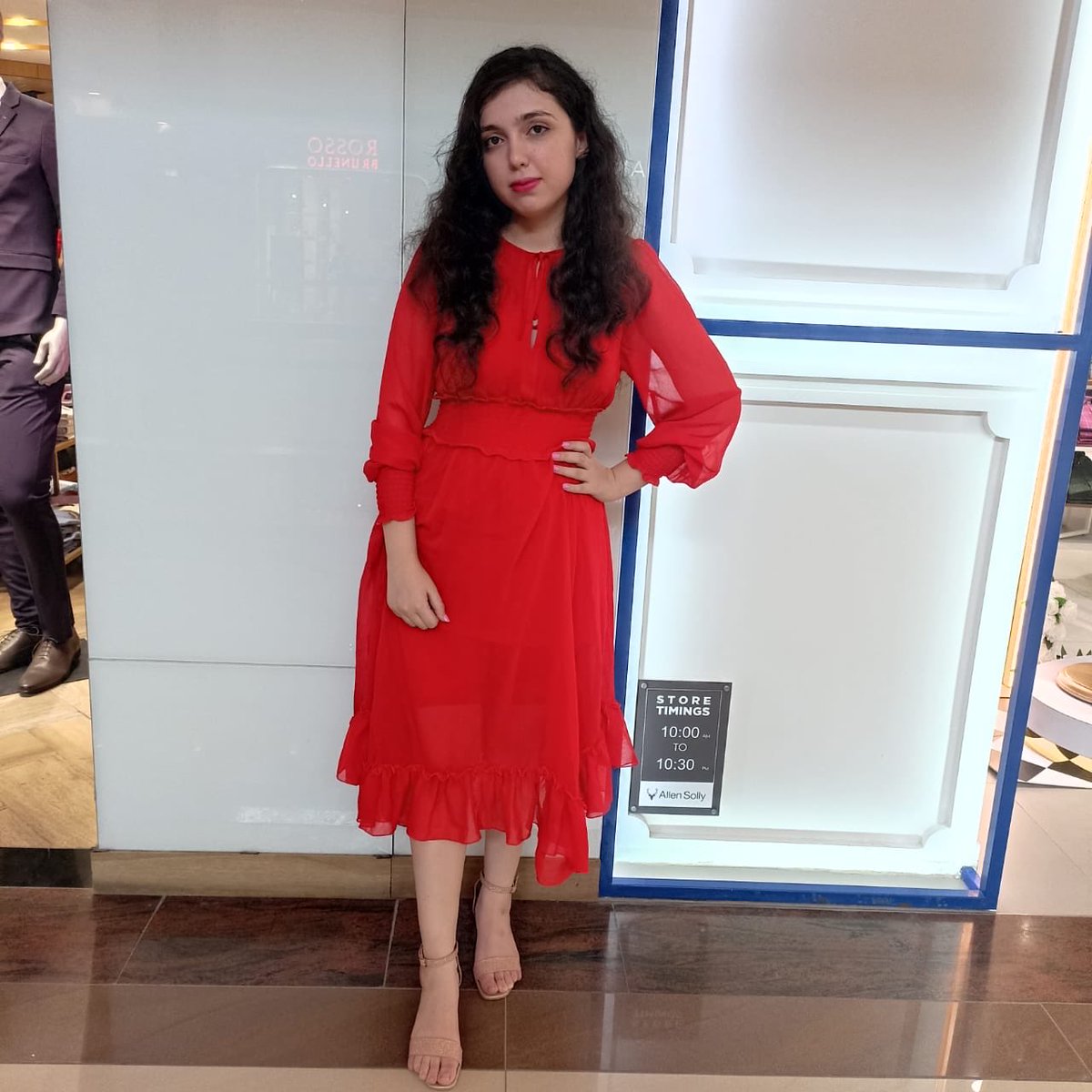 itsafghanrose's tweet photo. Been a Feminine sometimes you feel dump perhaps it’s unfair to judge human intelligence by their orientation. 

#womeninscience #pashtun #mypic #SeasonOfChampions https://t.co/KviICEPg4b