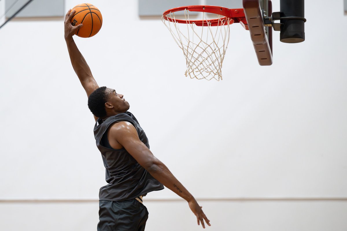 MontanaGrizBB's tweet photo. Summer work ✅

📸 https://t.co/hk70c2lmvw

#GrizHoops | #GoGriz https://t.co/kTh9kb3JfJ