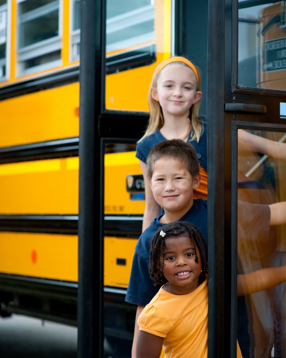 PinesPDO's tweet photo. School starts next week! 📚🍎

Can you believe it? Summer flew by! ☀️

As everyone gets ready for a new school year, don't forget to squeeze in your child's dental visit if you haven't already.

A healthy smile is the perfect way to start the school year! 😁 https://t.co/AuVETPvNhB
