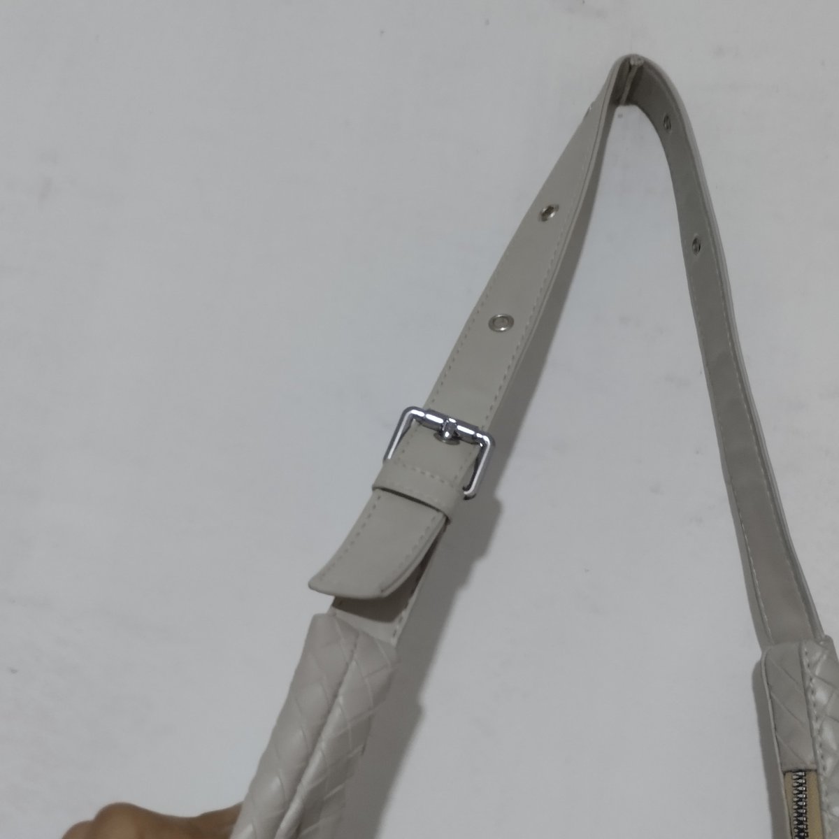 378fy's tweet photo. tgifproject kusel bag ivory, baru dipake beberapa kali ajaa. strapnya adjustable &amp; muat laptop 14inch yaa, detail di bawah. 55k bisa 🍊 dom bandung https://t.co/WIhQtVkQ28
