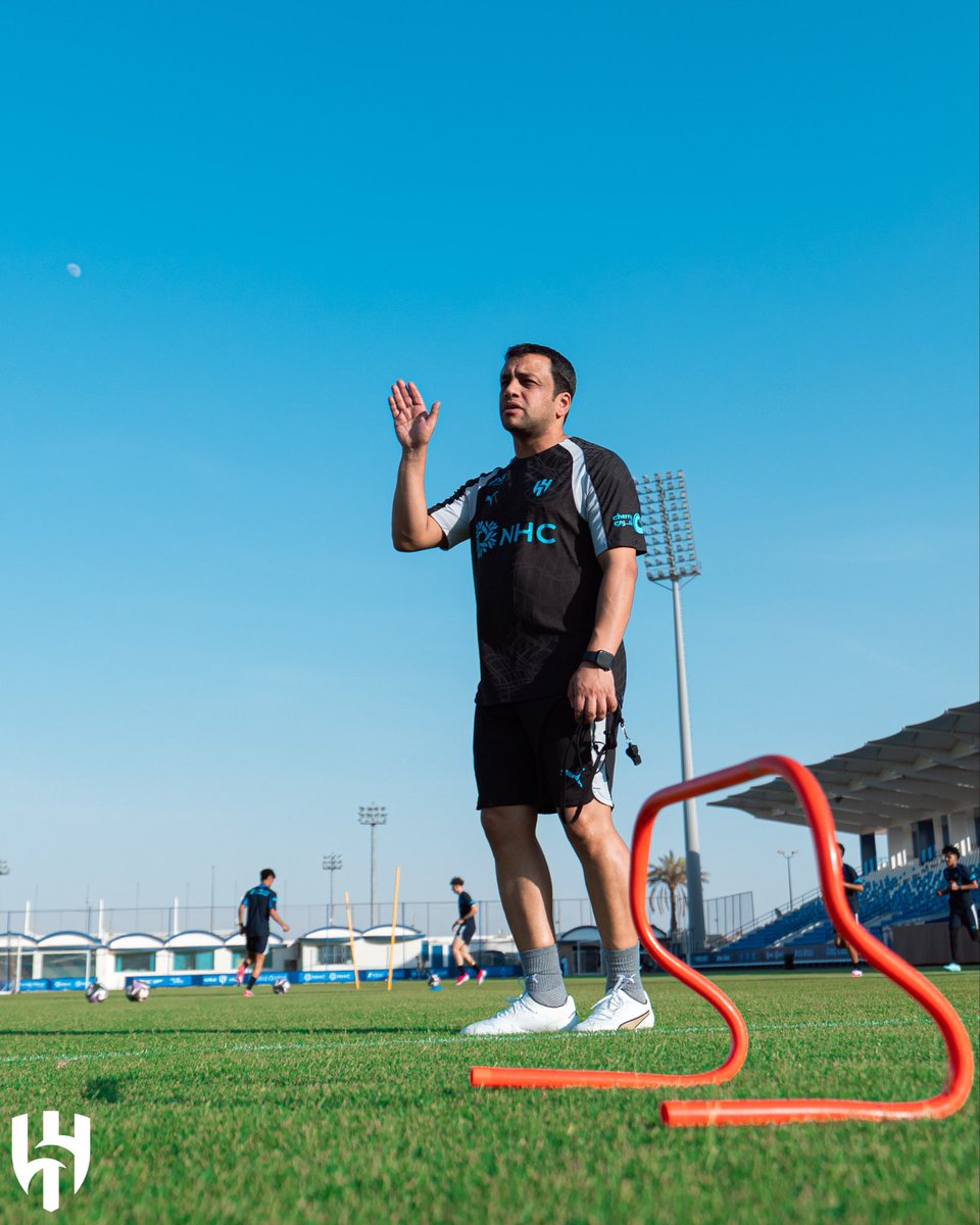 hilalstuff's tweet photo. 🔵 مدرب الهلال تحت 21 عاما محمد الشلهوب قبل بداية المعسكر الإعدادي في تركيا 🇹🇷 

@Alhilal_FC 📸 https://t.co/zO6kJYY5xJ
