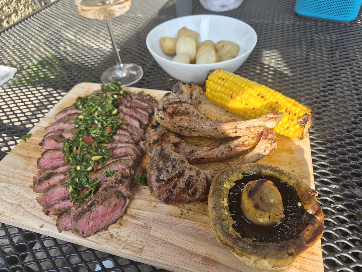 itaintwhywhywhy's tweet photo. Mrs FDD away for the weekend so I thought fuck it, I'm doing a solo barbecue.
Sirloin with fresh Chimmichurri
Lamb Cutlets
Sweetcorn
Spuds
Garlic oyster mushroom
Sausages (not pictured)
Bottle of Provance Rose https://t.co/xUxd4POEBE