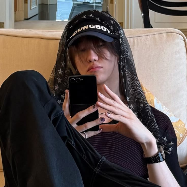 _iF0RHONNIE's tweet photo. BUSCO MUTIS ! 😺
(preferentemente de argentina) 
#stantwt

hablo sola la mayor parte del tiempo, doy mucho rt

grupos y artistas:
- svt, skz, bts, taylor, sabrina, katseye
- soy oyente casual de media industria

porfi rt 😿 https://t.co/VpDKkasSDk