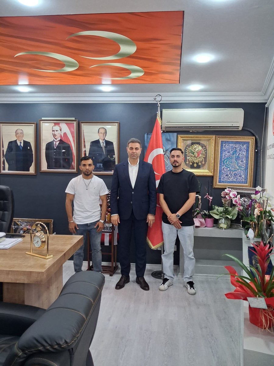 _MHP_sultangazi's tweet photo. Muhammed Ali Boks Akademisi'nden Sn. Engin Çetinkaya ve Sn. Muhammed Ali Erdil, İlçe Başkanımız Sn. Yakup Bildik'i ziyaret etmişlerdir.

Nazik ziyaretlerinden dolayı kendilerine teşekkür ediyor, çalışmalarında başarılar diliyoruz.

#sultangaziilebulusuyoruz
#sultangaziilekucaklasiyoruz