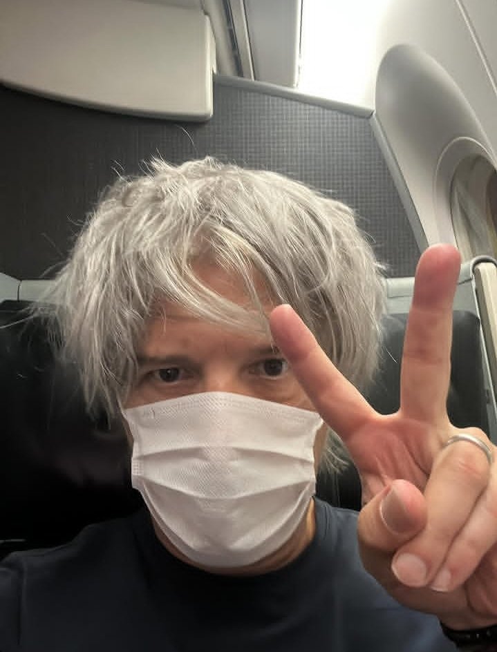 Nicolasirkis16c's tweet photo. Écrire des chansons qui viennent du cœur. À la poursuite du clair de lune, des mélodies et de moments inoubliables. Si la musique nous a réunis, peut-être que le destin y est aussi pour quelque chose. ❤️🎶🇫🇷
#Indochine
#MusiqueFrançaise
#AmourEnMusique
#FrenchRock
#FranceMusic https://t.co/VaECGjsNK5