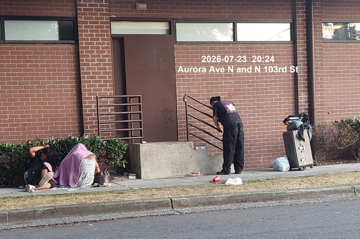 CampSiteSeattle's tweet photo. 2026-07-23  20:24, Aurora Ave N and N 103rd St  in north #Seattle. @MayorofSeattle @VisitSeattle https://t.co/LID4MOaj02