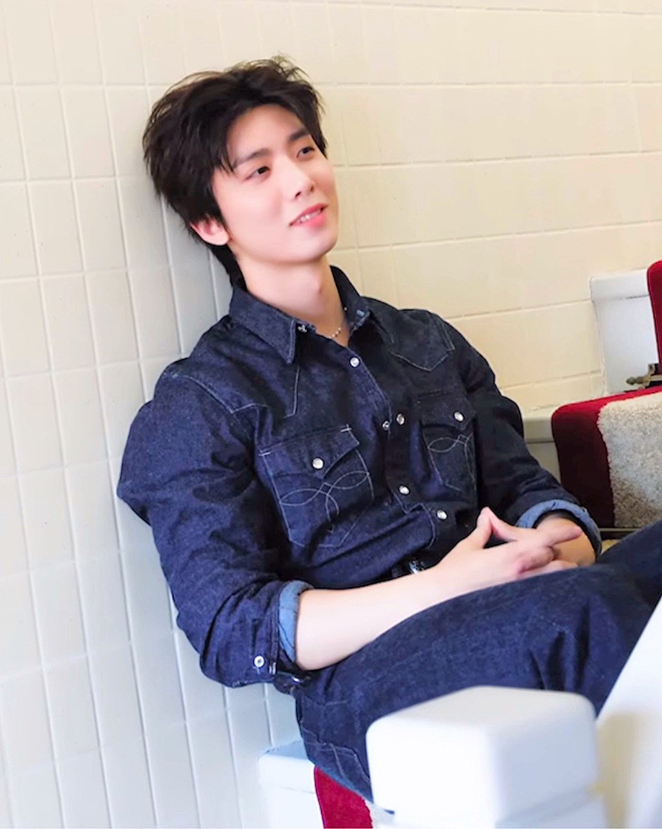 hwihub's tweet photo. About Love - JP ver https://t.co/6PNJ83AZQt