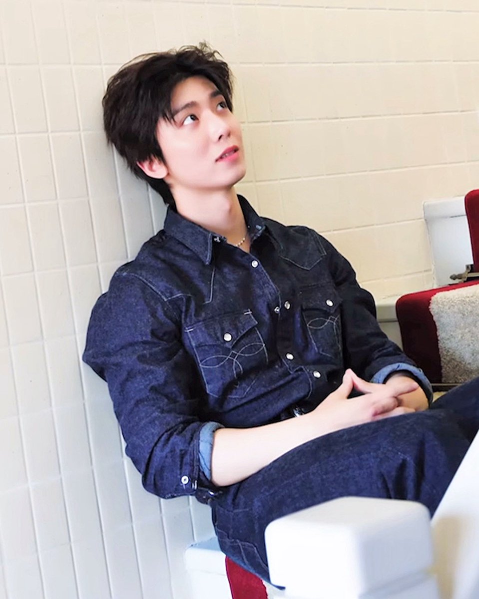 hwihub's tweet photo. About Love - JP ver https://t.co/6PNJ83AZQt