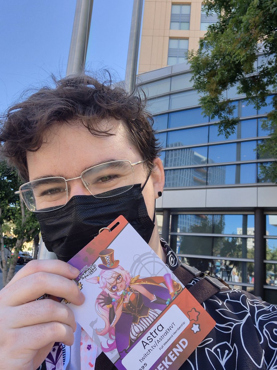 AstraENVT's tweet photo. Got my badge!!!!! If yall are around and wanna say hi, dont be afraid to say hi!!! Next year for sure I'll have stuff to hand out >~< https://t.co/Kut46FAr5W
