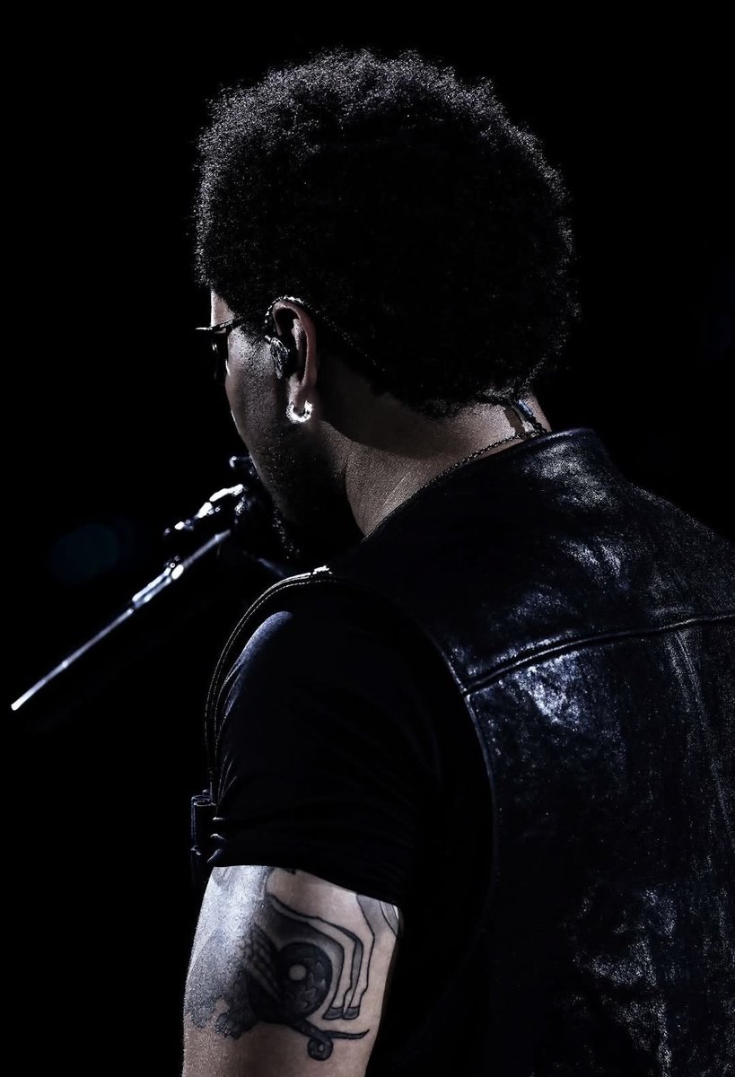 NewsWeeknd's tweet photo. The Weeknd occupies the Italy Apple Music R&B songs chart, ahead of the After Hours Til Dawn tour.

#1 Starboy
#2 Timeless
#3 Blinding Lights
#4 Cry For Me
#5 São Paulo
#6 After Hours
#7 Save Your Tears
#8 Call Out My Name
#9 Can’t Feel My Face
#10 Heartless
#11 The Hills
#12 Baptized In Fear
#13 Open Hearts
#15 I Feel It Coming
#16 Wicked Games
#17 Wake Me Up
#18 Dancing In The Flames
#19 Die For You
#20 Sacrifice
#21 The Abyss
#22 Take My Breath
#24 House Of Balloons/Glass Table Girls
#26 Faith
#27 Often
#28 In The Night
#30 I Was Never There
#31 Out Of Time
#35 Niagara Falls
#37 How Do I Make You Love Me?
#38 Given Up On Me
#39 Is There Someone Else?
#41 Less Than Zero
#45 Save Your Tears Remix
#46 Stargirl Interlude
#51 Without A Warning
#54 In Your Eyes
#57 I Can’t Fucking Sing
#66 Reminder
#67 Party Monster
#82 Earned It
#88 The Morning
#98 Scared To Live
#104 Reflections Laughing
#118 Until I Bleed Out
#123 Until We’re Skin & Bones
#130 Six Feet Under
#147 Take Me Back To LA
#154 The Party & The After Party
#156 Professional
#161 Try Me
#170 Alone