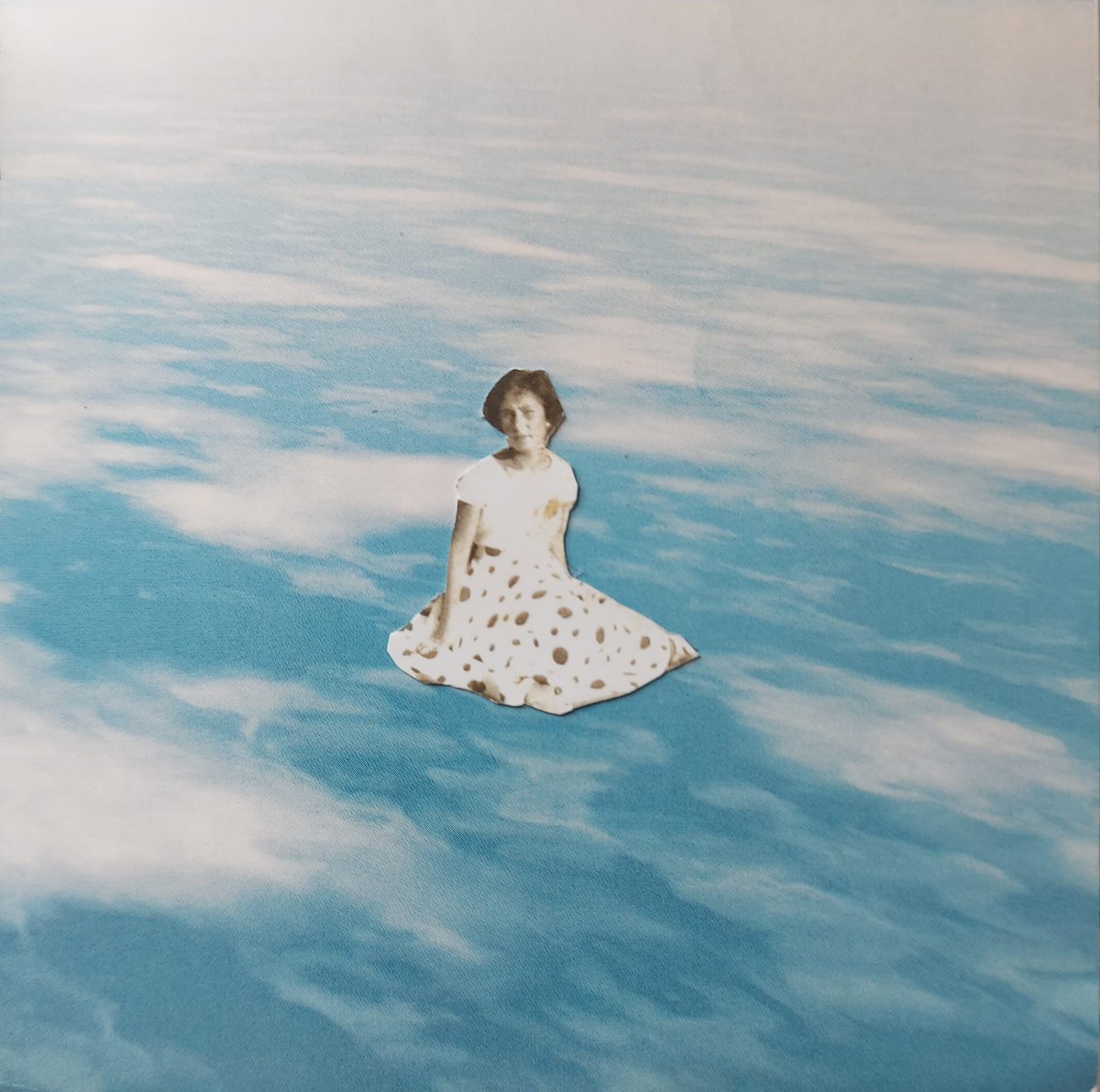 ezgitoral's tweet photo. Collecting forgotten memories. 
Reimagining them through collage. 

#collageart #collageartist https://t.co/XlmbGbZiv3