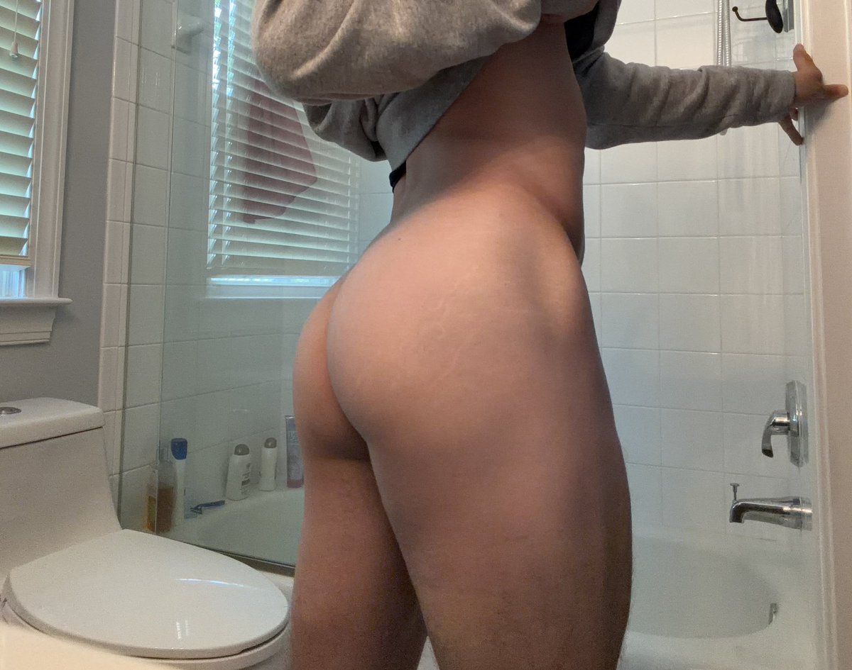 DannyTheHunk's tweet photo. The camera quality on my new phone inspired me to shave and see what it looked like 🫣 https://t.co/qS5pNgiBB8
