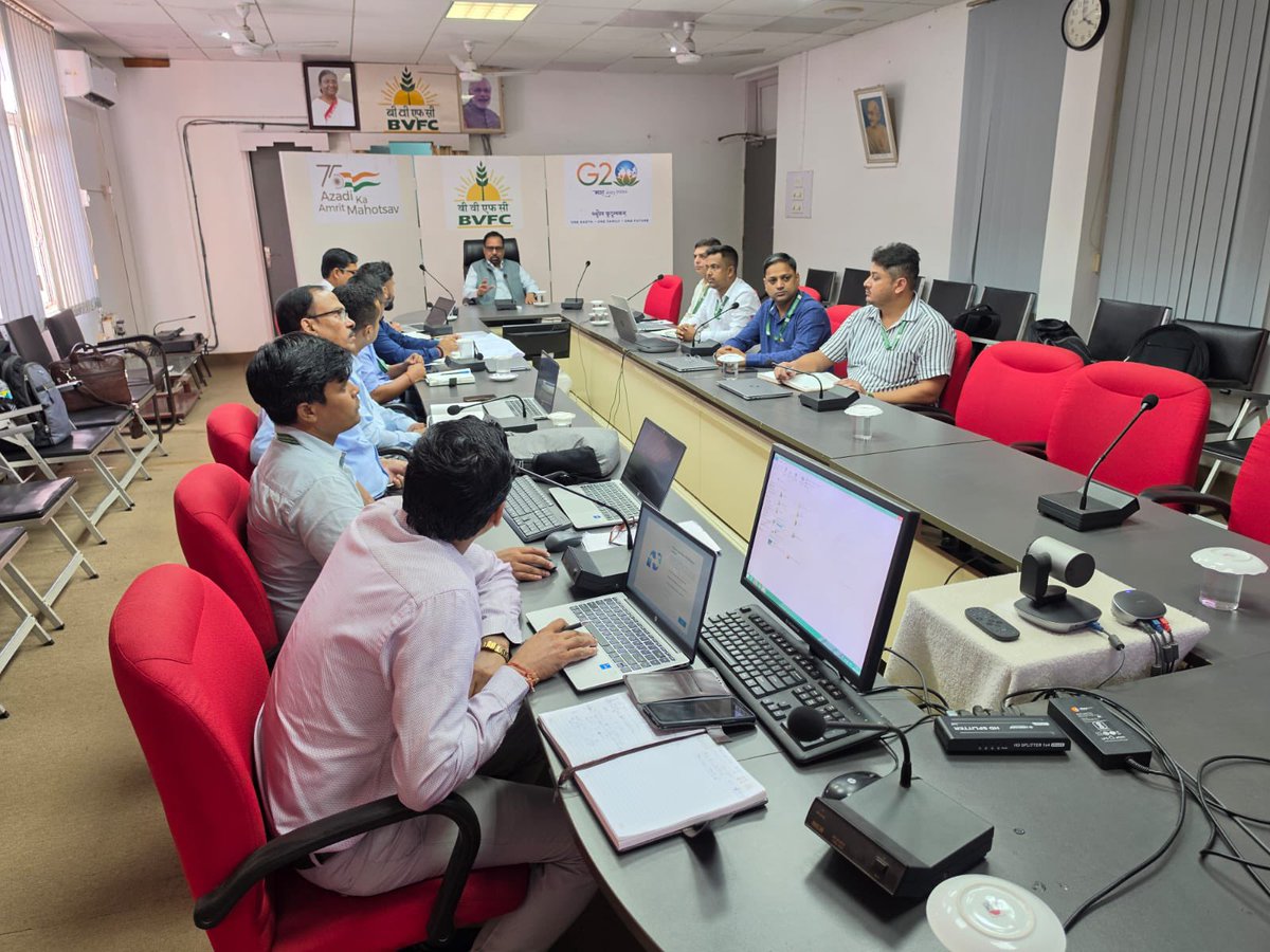AVFCCL_ASSAM's tweet photo. Every review strengthens our resolve. Every milestone brings us closer to the future.

#AVFCCL #Namrup #ReviewMeeting #Leadership #ProjectExecution #OperationalExcellence #TeamAVFCCL #FutureReady #AtmanirbharBharat #NationBuilding https://t.co/DZoNCKcXD5