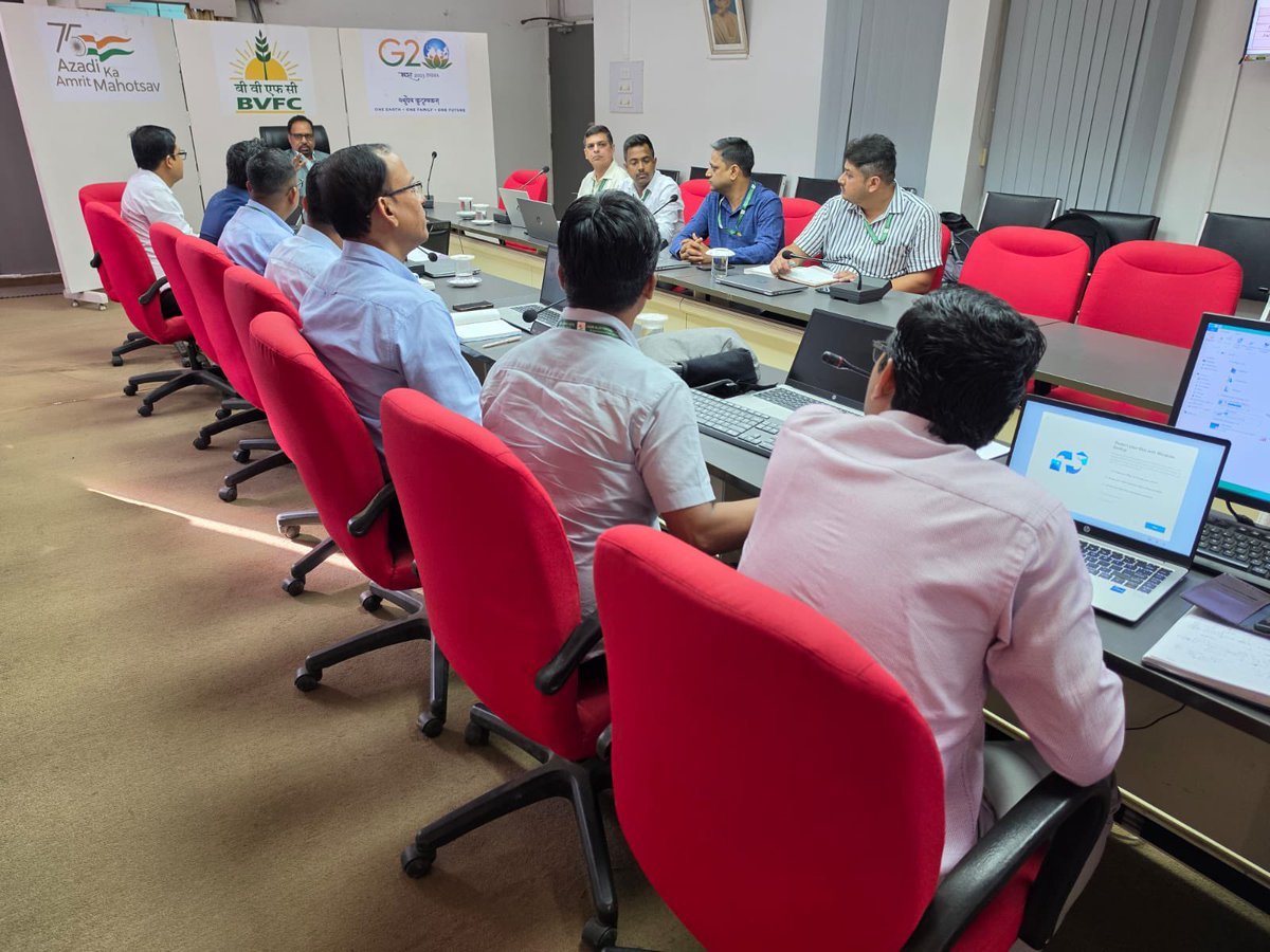 AVFCCL_ASSAM's tweet photo. Every review strengthens our resolve. Every milestone brings us closer to the future.

#AVFCCL #Namrup #ReviewMeeting #Leadership #ProjectExecution #OperationalExcellence #TeamAVFCCL #FutureReady #AtmanirbharBharat #NationBuilding https://t.co/DZoNCKcXD5