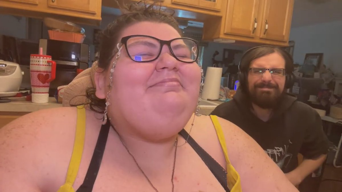 Somemighty's tweet photo. A bit of a sloppily combined shot @HellaLayzee @2SnarkyGorls @Nikitee01 @Veruvia @bigeyedginja @chxrliegold https://t.co/SA5K2MS9Pp