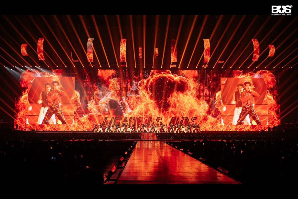 BUS_SONRAY's tweet photo. วันแรกของ #BUS_LIGHTASONE ผ่านไปแล้ว
ขอบคุณที่มาเติมเต็มวันแรกของ LIGHT AS ONE ให้พิเศษมาก ๆ
เดินทางกลับบ้านกันอย่างปลอดภัย แล้วเจอกันใหม่พรุ่งนี้นะครับ 🤘🏻(3/3)

#BUS_LIGHTASONE_D1
#BUSbecauseofyouishine https://t.co/79BxOOzt43
