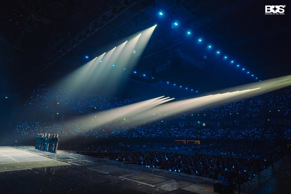 BUS_SONRAY's tweet photo. วันแรกของ #BUS_LIGHTASONE ผ่านไปแล้ว
ขอบคุณที่มาเติมเต็มวันแรกของ LIGHT AS ONE ให้พิเศษมาก ๆ
เดินทางกลับบ้านกันอย่างปลอดภัย แล้วเจอกันใหม่พรุ่งนี้นะครับ 🤘🏻(3/3)

#BUS_LIGHTASONE_D1
#BUSbecauseofyouishine https://t.co/79BxOOzt43