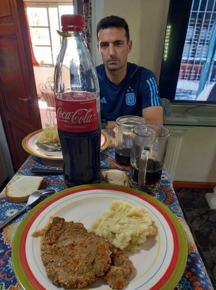 CamilitaGnzlz's tweet photo. - ¿Estás para correr Colo?

+ Sí

- Bueno, andá a comprar mayonesa https://t.co/63NClENJMZ