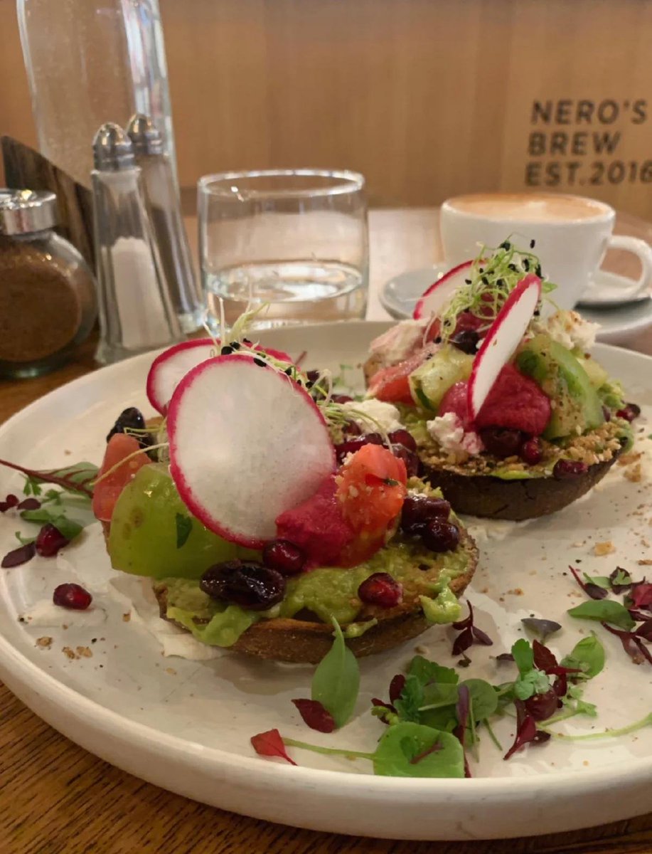 0070Bang27's tweet photo. Just whipped up a creamy avocado toast with a sprinkle of sea salt and chili flakes for my weekend brunch  Super easy and way more delicious than I expected!， https://t.co/NnQnUrT5sy
