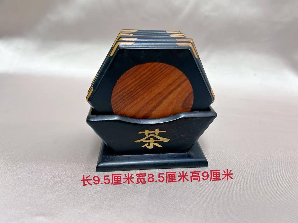summerwemet's tweet photo. DIY用旧T恤做的编织杯垫，可爱又实用！哦不对，要英文的。重新来：推文内容：Turn old T-shirts into woven coasters—cute, eco-friendly, and zero-cost! ， https://t.co/tHjkTg8YiX