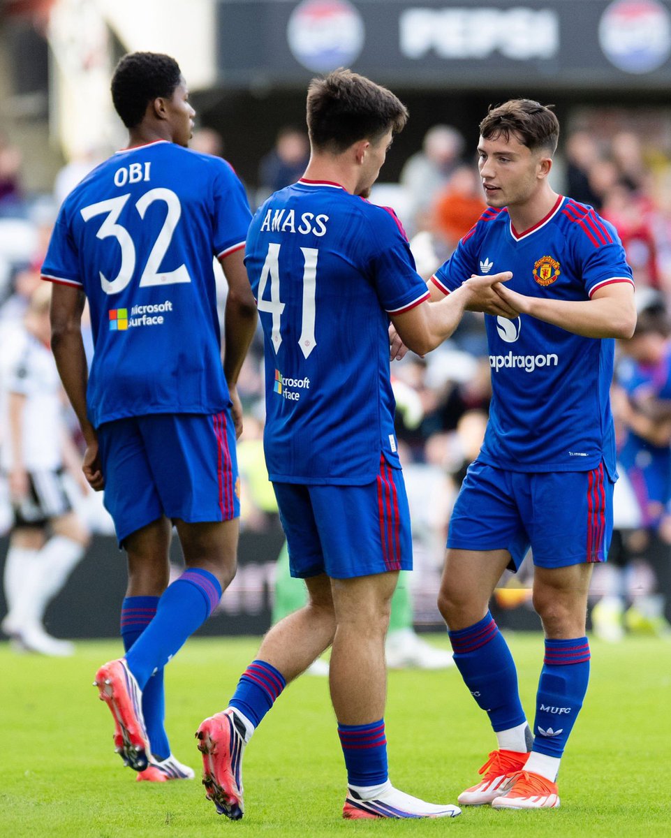 UtdForever7's tweet photo. 🚨I genuinely believe Harry Amass is ready to contribute to the first team this season.

KEEP or LOAN? 👇💬 #MUFC https://t.co/kqDsJR2aIM