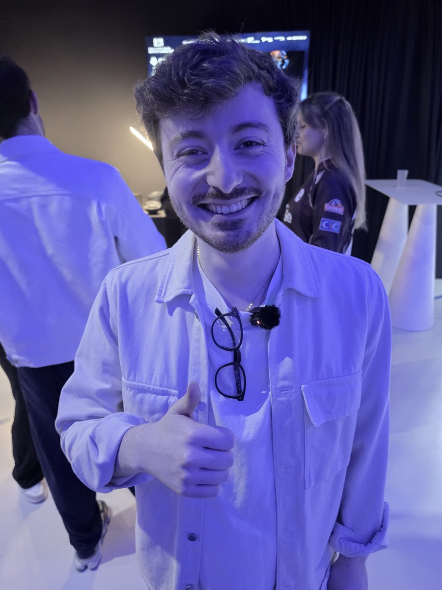 TraytonTV's tweet photo. Il est trop heureux, je suis dégouté... https://t.co/kDn79Jbic7