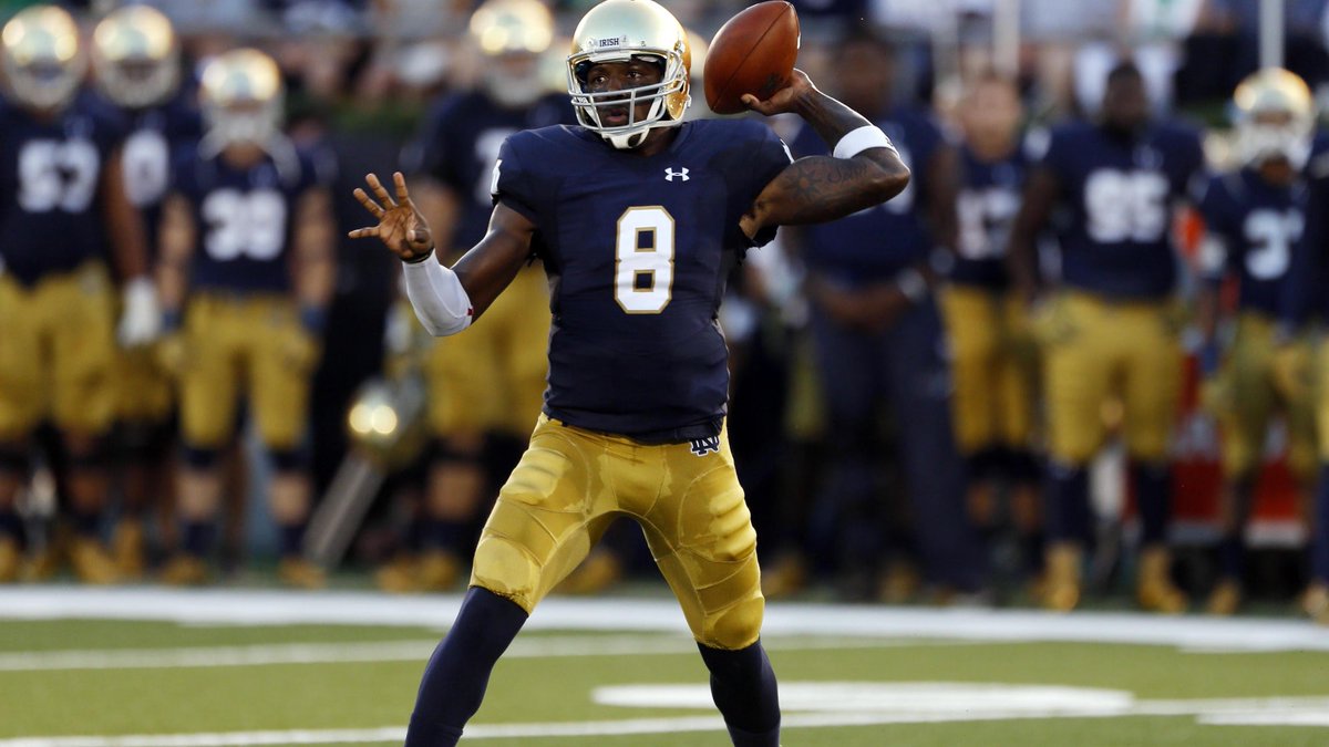 10YearsAgoCFB's tweet photo. Brian Kelly says the Irish have TWO proven winners at quarterback, and he plans to play them both.

Malik Zaire: 3-0 as a starter. DeShone Kizer: 8-3 taking over last fall. https://t.co/qMY6KiaFW8