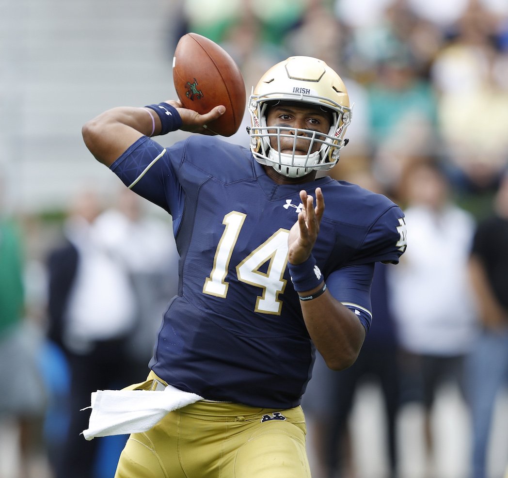 10YearsAgoCFB's tweet photo. Brian Kelly says the Irish have TWO proven winners at quarterback, and he plans to play them both.

Malik Zaire: 3-0 as a starter. DeShone Kizer: 8-3 taking over last fall. https://t.co/qMY6KiaFW8