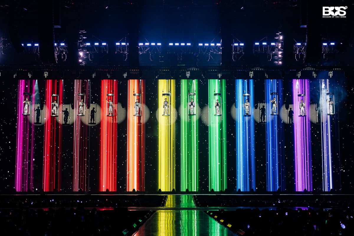 BUS_SONRAY's tweet photo. วันแรกของ #BUS_LIGHTASONE ผ่านไปแล้ว
ขอบคุณที่มาเติมเต็มวันแรกของ LIGHT AS ONE ให้พิเศษมาก ๆ
เดินทางกลับบ้านกันอย่างปลอดภัย แล้วเจอกันใหม่พรุ่งนี้นะครับ 🤘🏻(1/3)

#BUS_LIGHTASONE_D1 
#BUSbecauseofyouishine https://t.co/0S3WF1VSfT