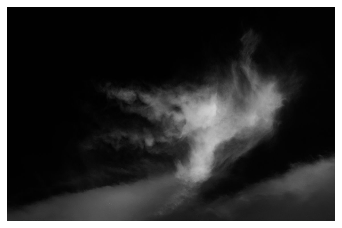Particleclouds's tweet photo. Close encounters with galactic information Contemporary Photography SETI Optical Search, 2026 Robert A. Ireland Contemporary Photography Art #雲 #NASA #Photography Moving images in the stream of charged particles. Earth travels more than 1.6 million miles per day ぜひコメントを残してください (^_^) 💯📷
