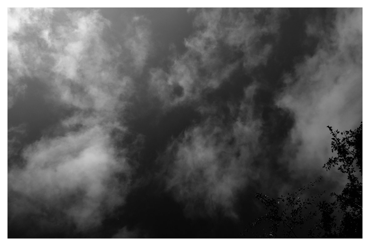 Particleclouds's tweet photo. Close encounters with galactic information Contemporary Photography SETI Optical Search, 2026 Robert A. Ireland Contemporary Photography Art #雲 #NASA #Photography Moving images in the stream of charged particles. Earth travels more than 1.6 million miles per day ぜひコメントを残してください (^_^) 💯📷