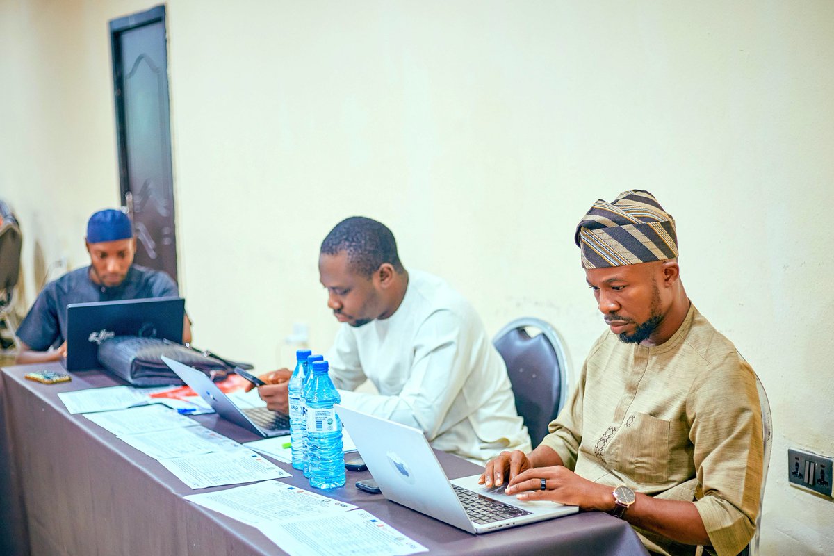 Suklarb's tweet photo. Yesterday at Tahir Guest Palace, Kano, was filled with impactful learning. As a media practitioner with a decade of experience, I commend the facilitators for delivering practical insights on 

 #CheckBeforeYouPost #ESPG #FIAP #FactCheckAfrica https://t.co/SjaovlQMcu