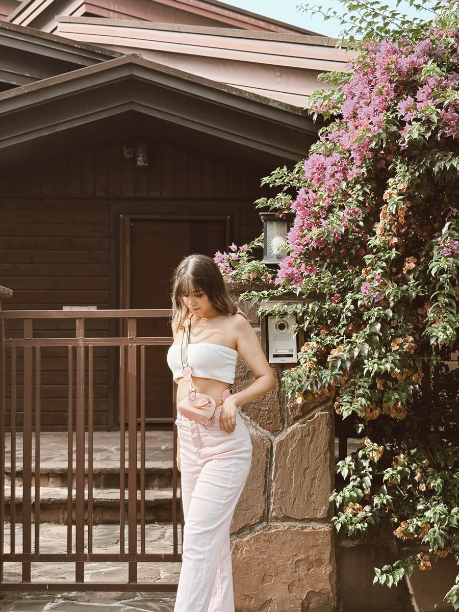 StyshMahmodi's tweet photo. pinky vibe🎀 https://t.co/cW99ywc6Cb