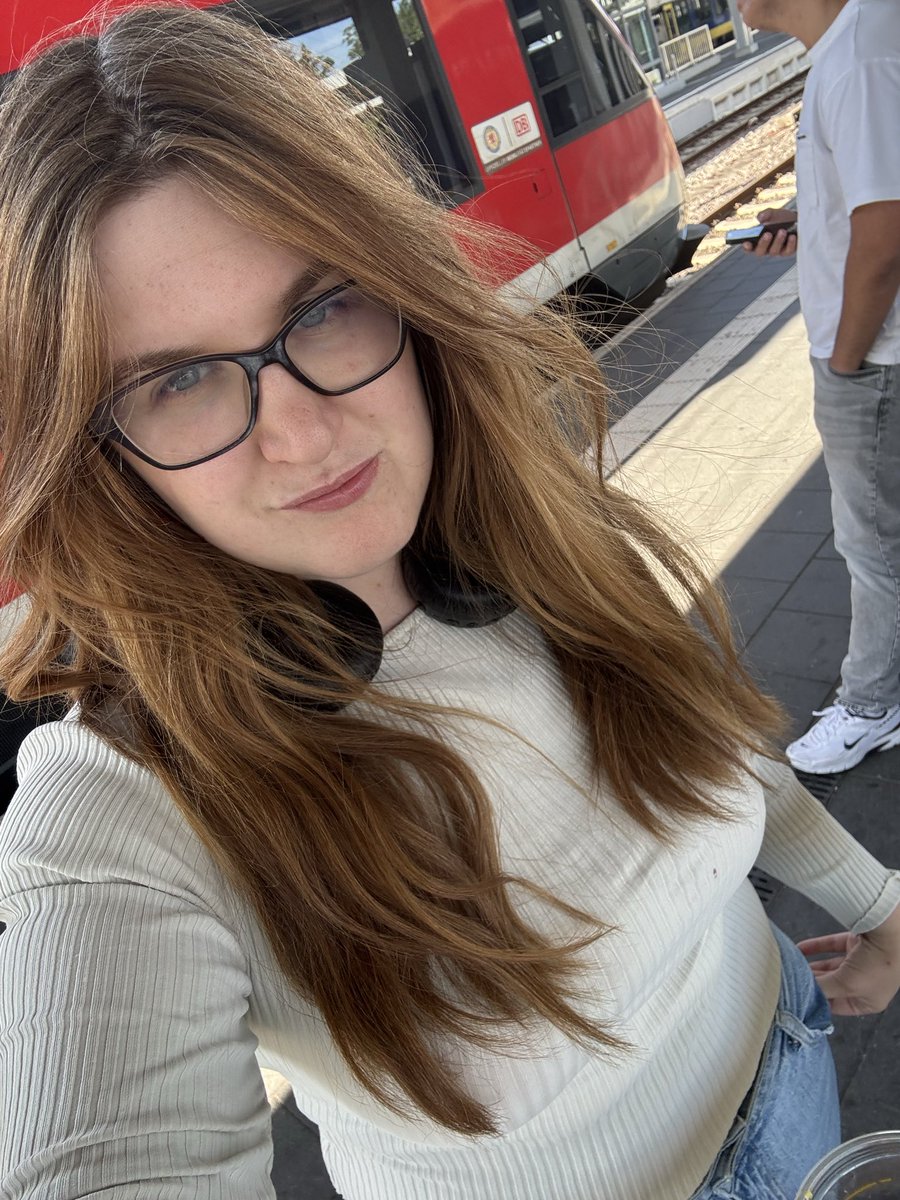 laurii💛🧸 tweet media