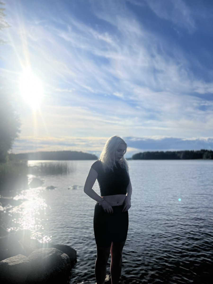 mariaaaeeee's tweet photo. 🦢☀️ https://t.co/mB23WhWdnE