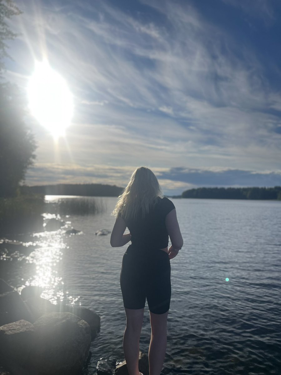 mariaaaeeee's tweet photo. 🦢☀️ https://t.co/mB23WhWdnE