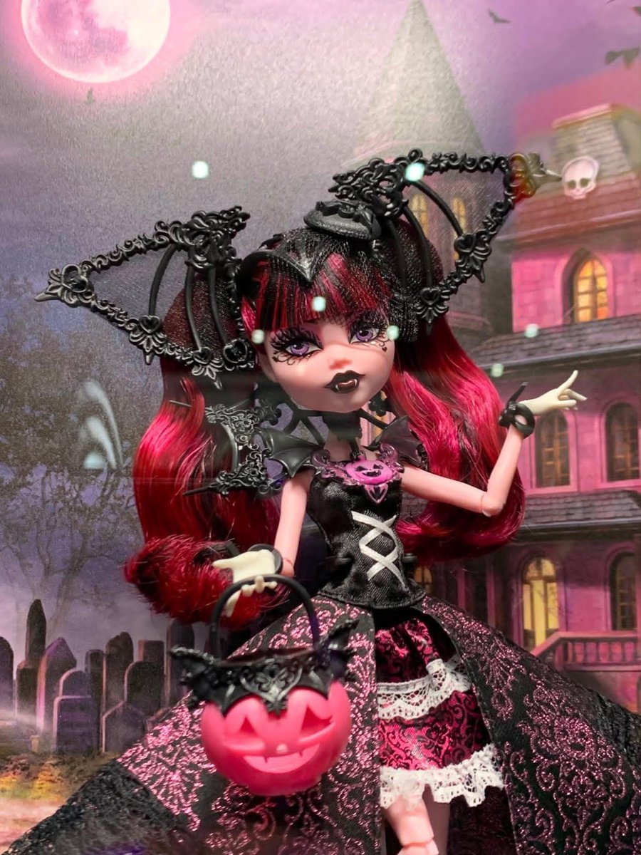 dollpromobr's tweet photo. CONFIRA imagens em IRL das bonecas anunciadas hoje na SDCC ✨ https://t.co/FvTFFzU7L8