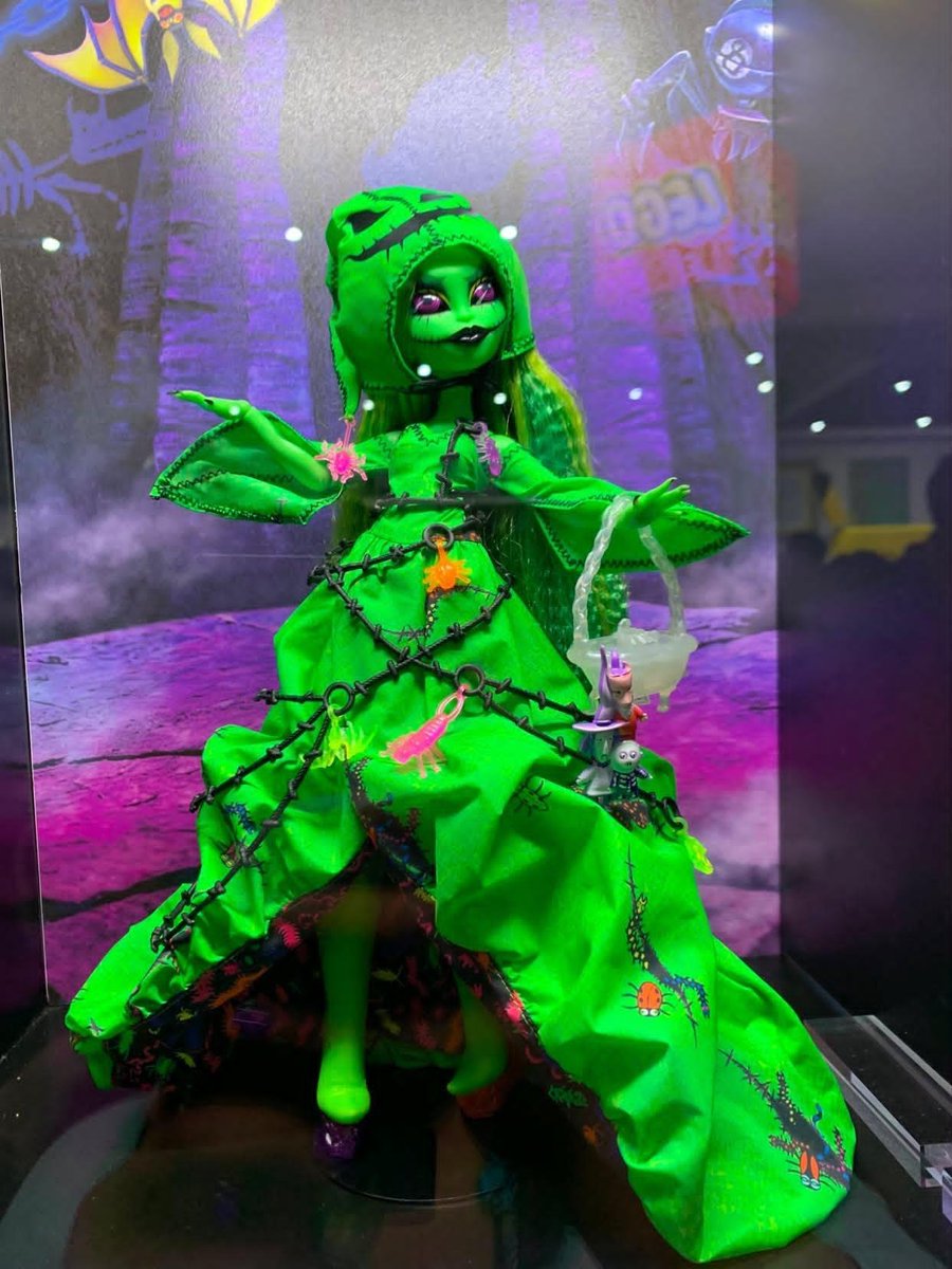 dollpromobr's tweet photo. CONFIRA imagens em IRL das bonecas anunciadas hoje na SDCC ✨ https://t.co/FvTFFzU7L8