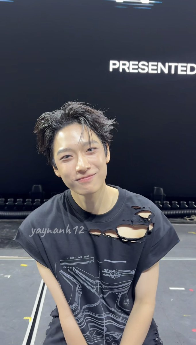 yaynannh12's tweet photo. ไฮบายน้องเน็กซ์ พูดไรไม่ออกสติหลุด เรียกแค่ “เน็กซ์🥺” แล้วก็อ๊อง น้องยิ้มให้ พยักหน้า เหมือนบอกว่า ผมรู้แล้ว ไม่ต้องพูดอะไรก็ได้ จั๊นจะร้อง สภาพแม่ไม่ไหวแล้วลูก ป่วย เสียงขึ้นจมูกมาก แหบด้วย ขอบคุณที่ทำหน้าตาน่ารักส่งมาให้นะ 💖🫶🏻 

#NEXnattakit 
#BUS_LIGHTASONE_D1 https://t.co/XfsBywPUyn