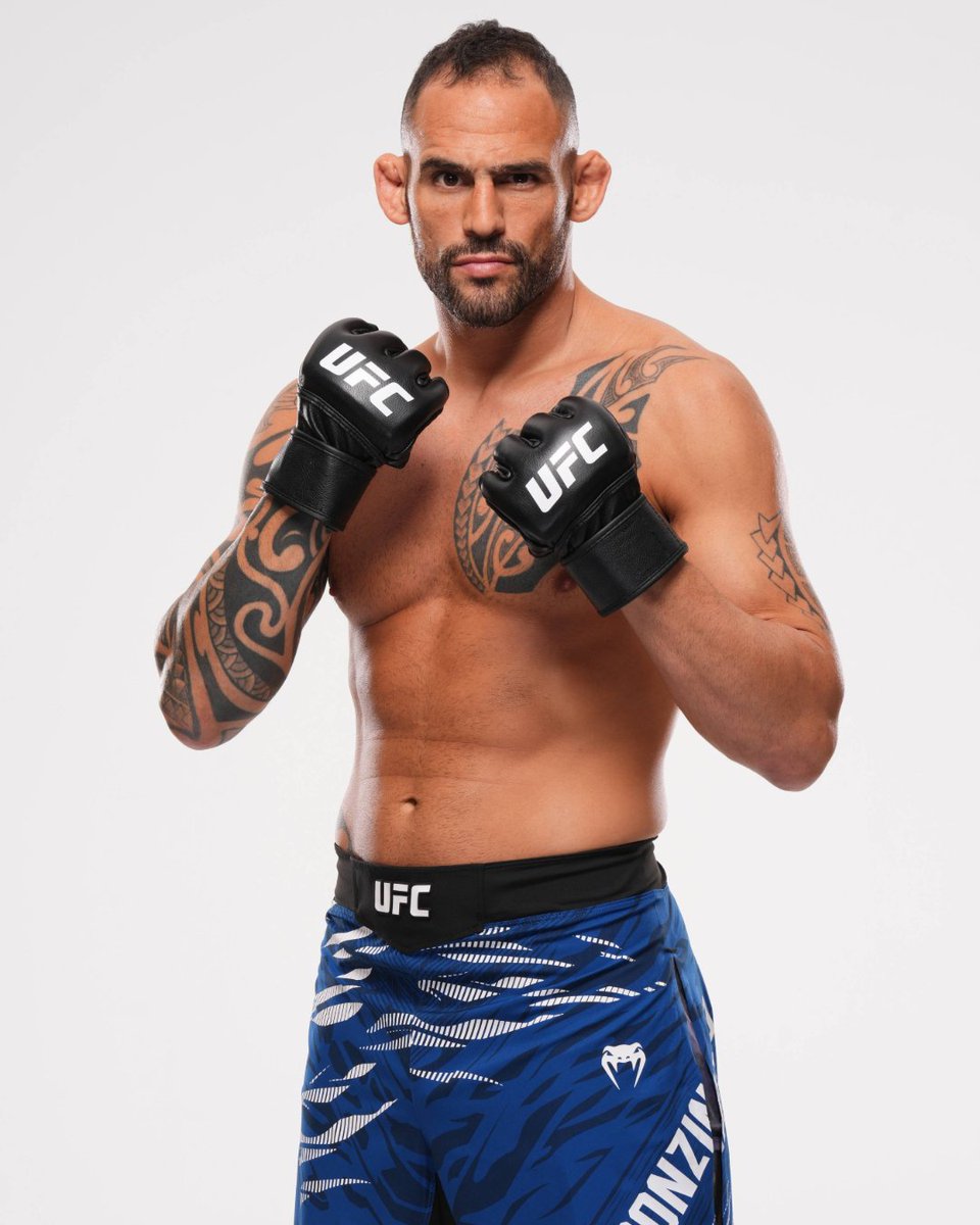 UFCEspanol's tweet photo. 40 peleas profesionales a la espalda. Santiago Ponzinibbio es un GUERRERO 🇦🇷

ESTELARES 12pm ET 🇺🇸 / 10am 🇲🇽 / 1pm 🇦🇷 / 6pm 🇪🇸⁣⁣⁣⁣⁣⁣⁣
PRELIMS 9am ET 🇺🇸 / 7am 🇲🇽 / 10am 🇦🇷 / 3pm 🇪🇸⁣⁣⁣

#UFCAbuDhabi | Sáb. 25 de julio | @VisitAbuDhabi | @InAbuDhabi | #InAbuDhabi https://t.co/0Uh2nTm0LO