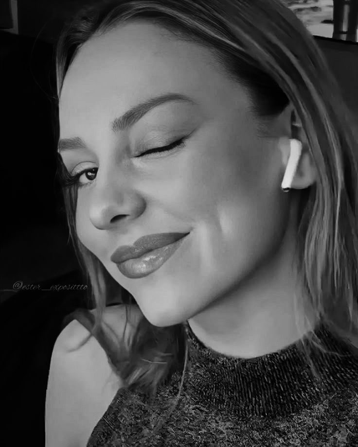 carlarosn_'s tweet photo. ⠀⠀ ⠀ ⠀⠀ ⠀hola.. 🌙 https://t.co/btlHpxChNC