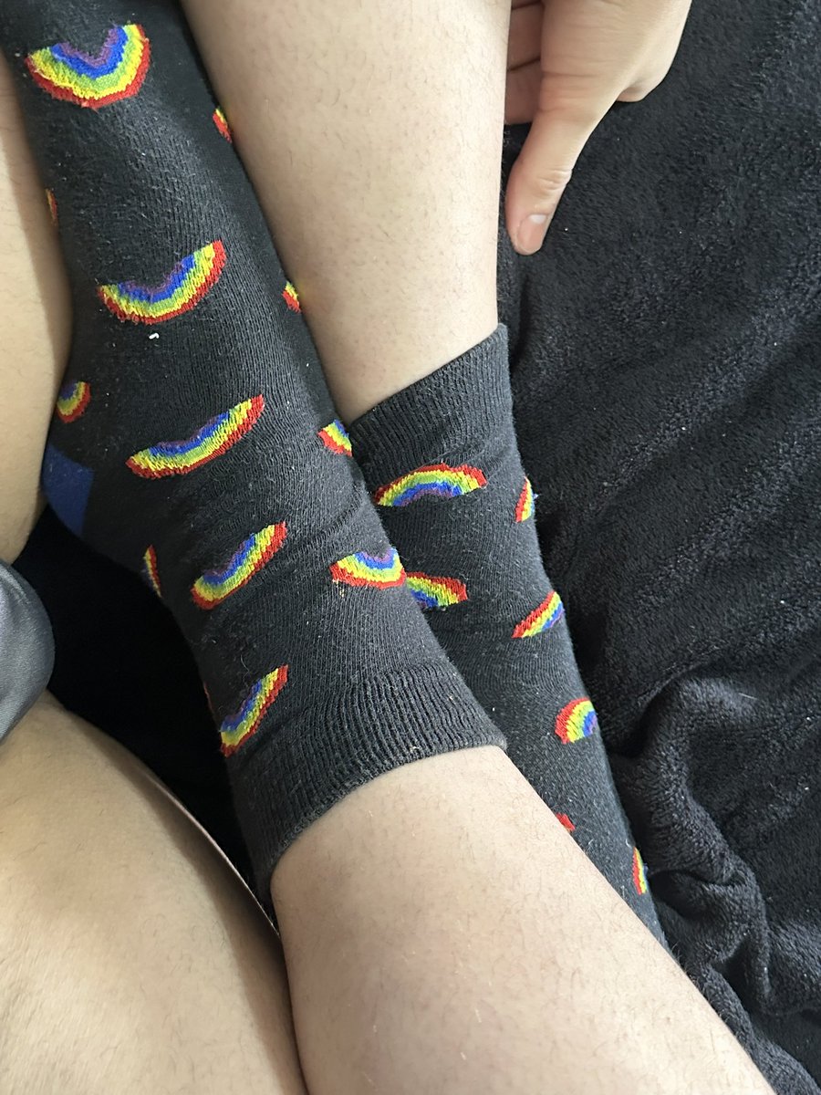 Apollopleasure's tweet photo. As meias têm mais personalidade do que muita gente. 

#pés #sockfetsh #pass #twink #socks https://t.co/FWhIh1gciz