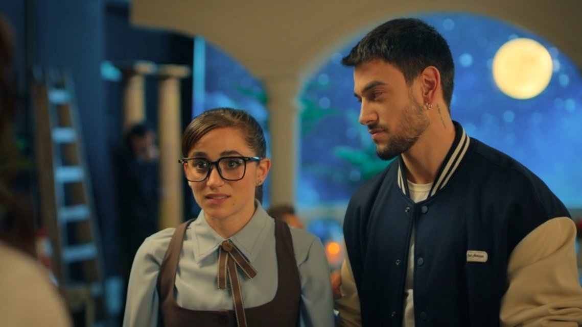 endeudhada2610's tweet photo. Ya me vi las escenas de #Gastina , me dieron reencuentro, sus teléfonos malogrados de siempre, seguridad de nina, coquetería de Gaston, Gaston derretido por Nina 🥹😭 
GRACIAS POR TANTA DEDICACIÓN AGUS Y CARO, SON INCRIBLES💜 #SoyLuna4 #SoyLuna https://t.co/vynj9PMv3t