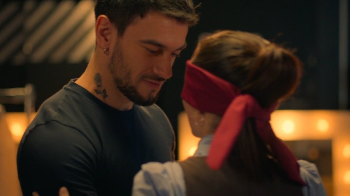 endeudhada2610's tweet photo. Ya me vi las escenas de #Gastina , me dieron reencuentro, sus teléfonos malogrados de siempre, seguridad de nina, coquetería de Gaston, Gaston derretido por Nina 🥹😭 
GRACIAS POR TANTA DEDICACIÓN AGUS Y CARO, SON INCRIBLES💜 #SoyLuna4 #SoyLuna https://t.co/vynj9PMv3t