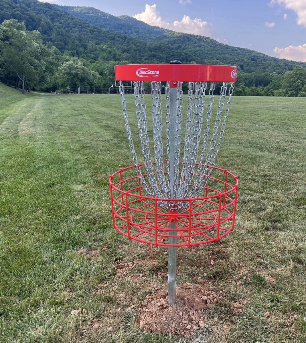 boystenniscoach's tweet photo. Today, I will be facing @halen_lowman in the Afflicted Pony Disc Golf Invitational at Alleghany High School. 

23% of all ponies are affected by EMS, or Equine Metabolic Syndrome. We are playing to honor them. 

#ponyexpress #fight https://t.co/hR33ZxM4d1