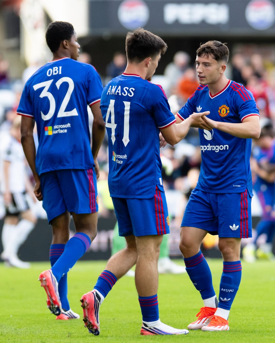 ManUtd's tweet photo. ⚽️ Shea Lacey
⚽️ Jacob Devaney
⚽️ Harry Amass
⚽️ Ethan Williams 

Four #MUAcademy prospects were on the scoresheet in Trondheim 🧬💙 https://t.co/fguQ36ANTM